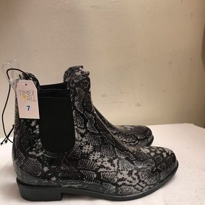 NEW Time and Tru  Ankle Rain Boots Snake Print